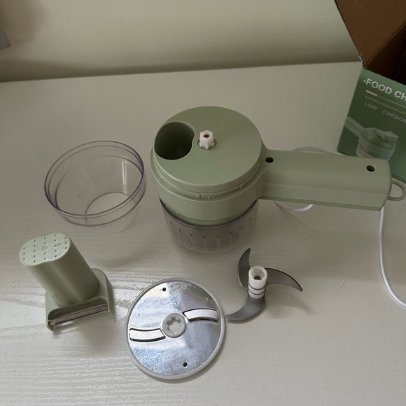 Electric Hand Held Food Chopper - Picture 4 of 5